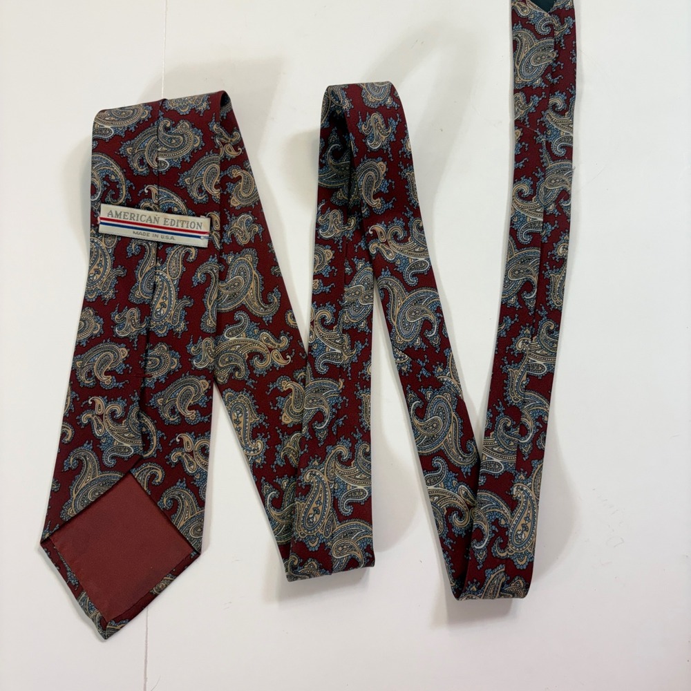 Vintage American Edition Paisley Tie Mens Burgundy Blue Silk Blend‎ Made in USA